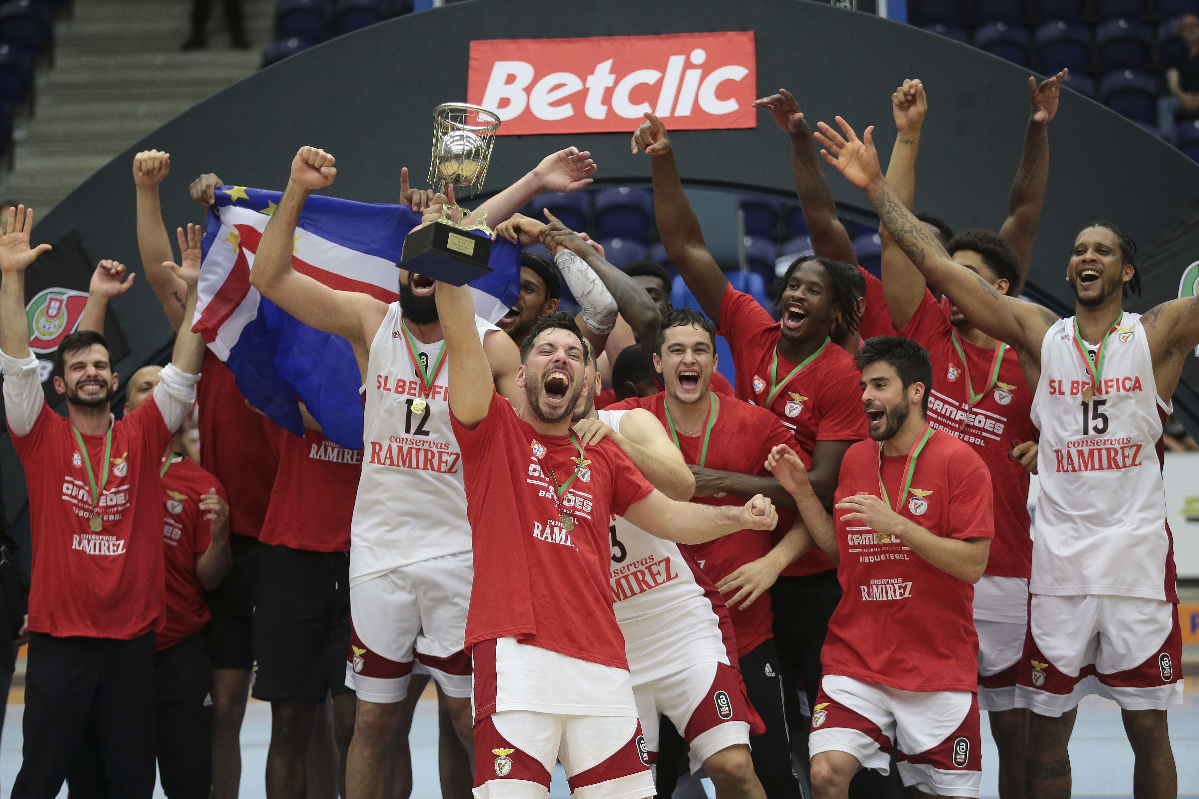 Benfica sagra-se campeão nacional de basquetebol