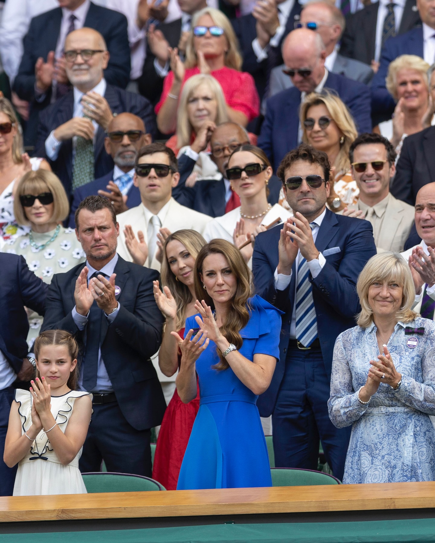 Kate Middleton arrasa com vestido azul em Wimbledon. 10 opções com a mesma vibe de realeza (desde 12€)