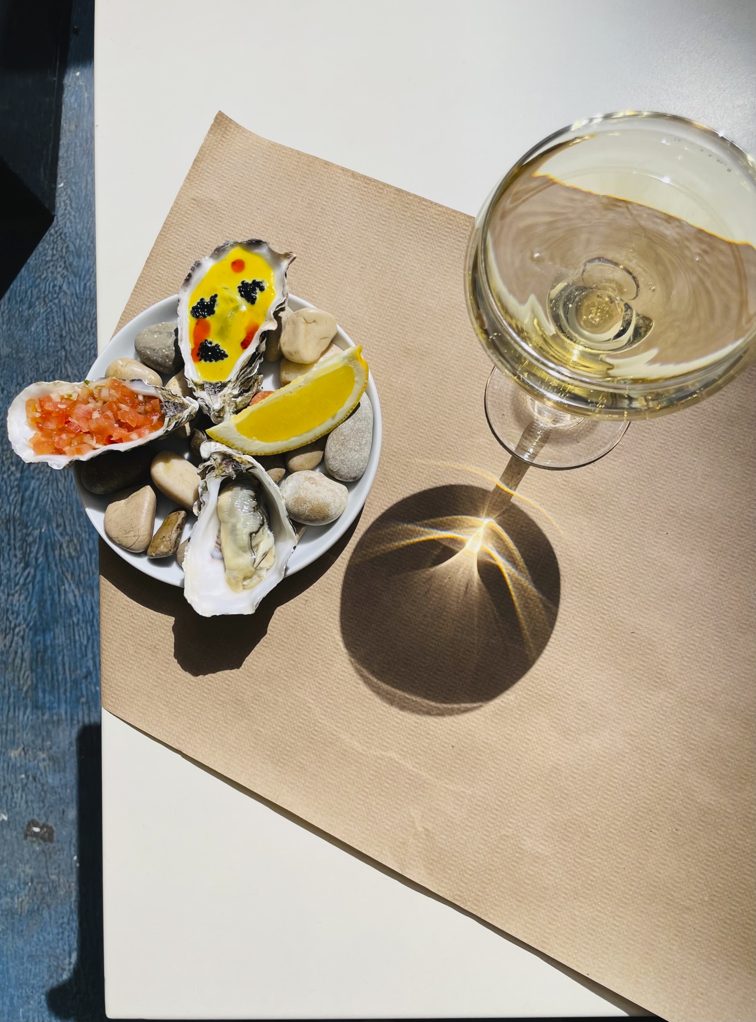 Com caviar, simples ou picantes. Ostras custam 2€ na happy hour do Gunpowder