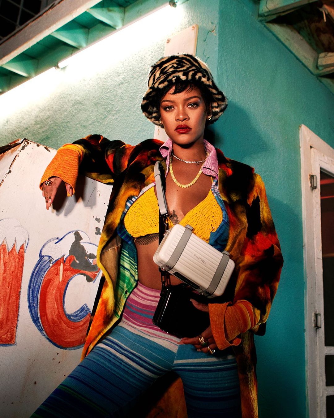 Rihanna está grávida. Veja as primeiras imagens da barriga da cantora