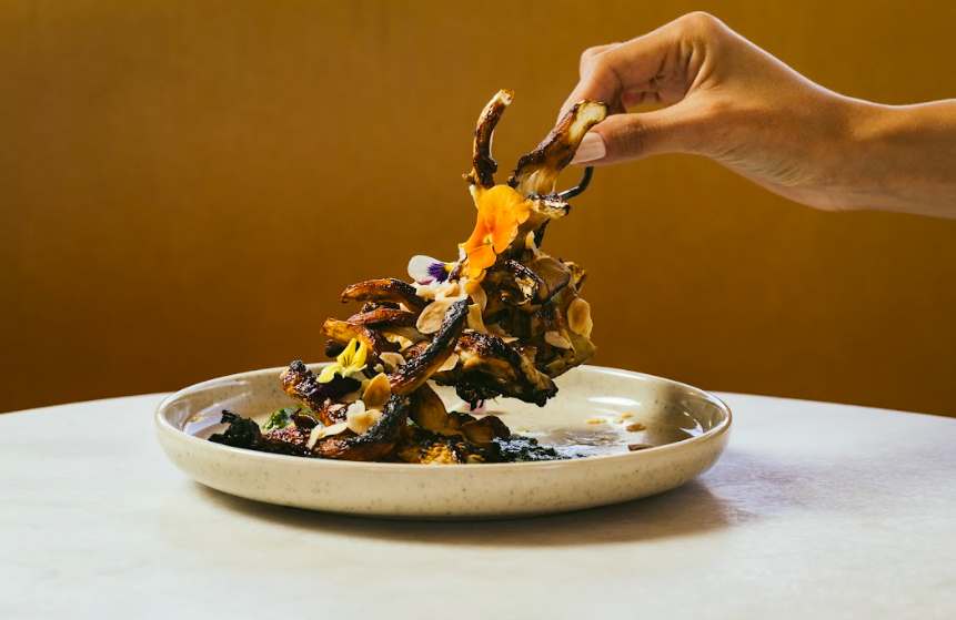 O Mona Verde está de volta com mudanças no espaço, na carta e no ambiente (e propostas de babar)