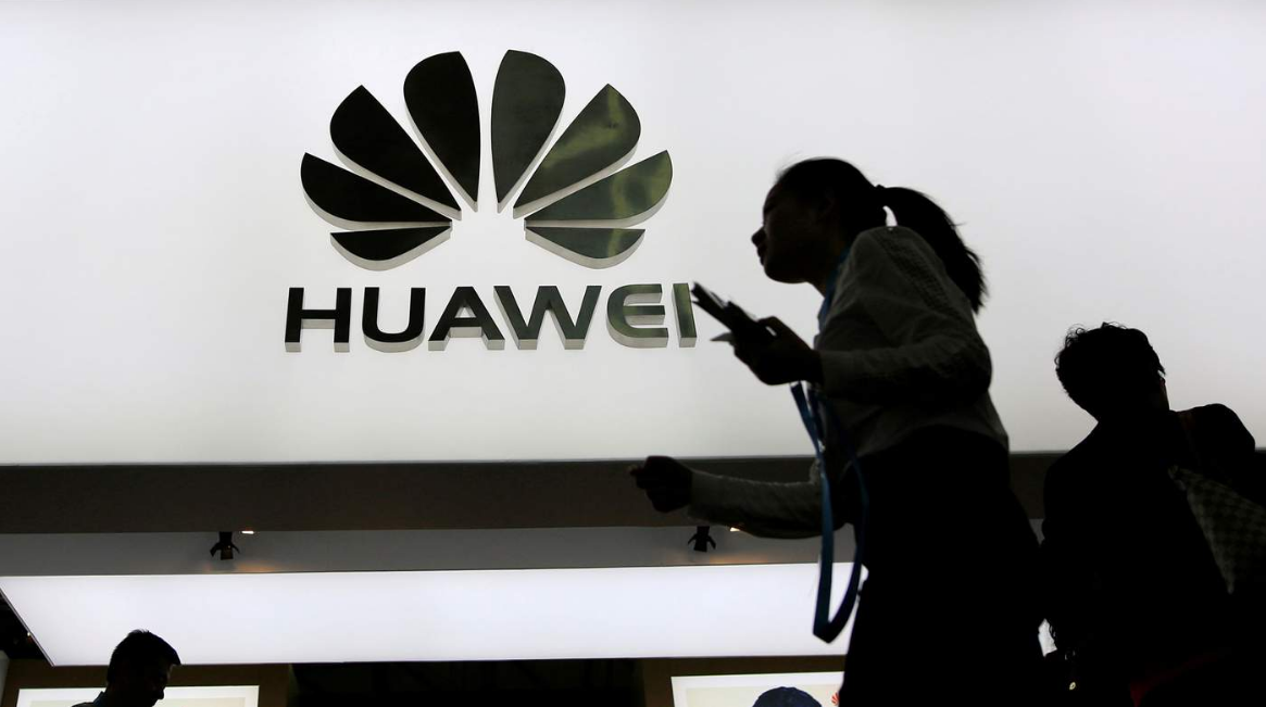 Departamento do Comércio dos EUA começa a desbloquear licenças para negócios com Huawei