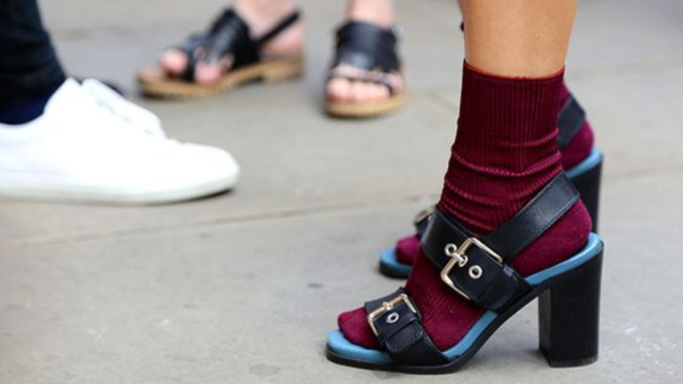 É possível usar sandálias no inverno? Sim e nós damos sugestões