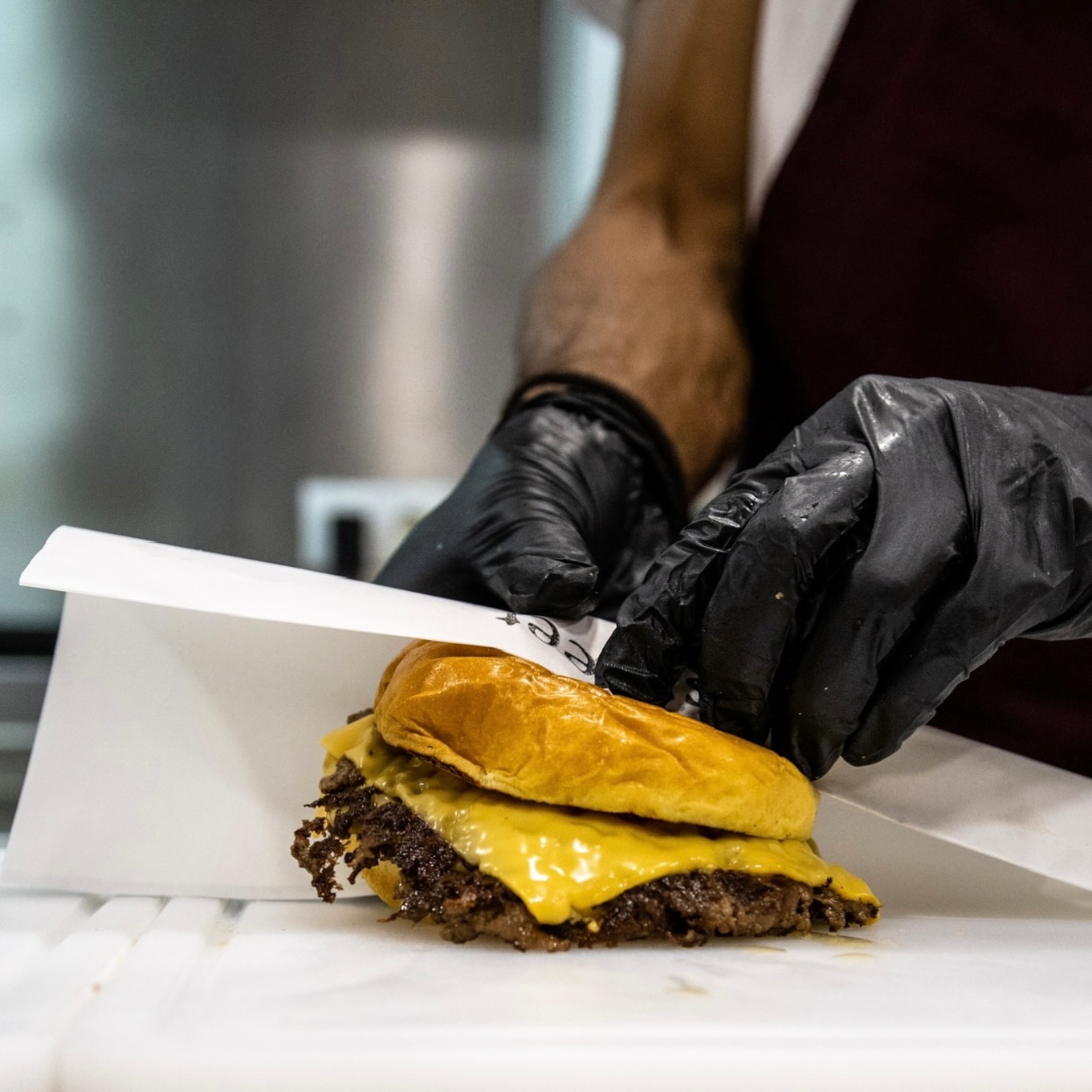 Os melhores hambúrgueres de Lisboa têm uma nova morada — e já estamos a salivar