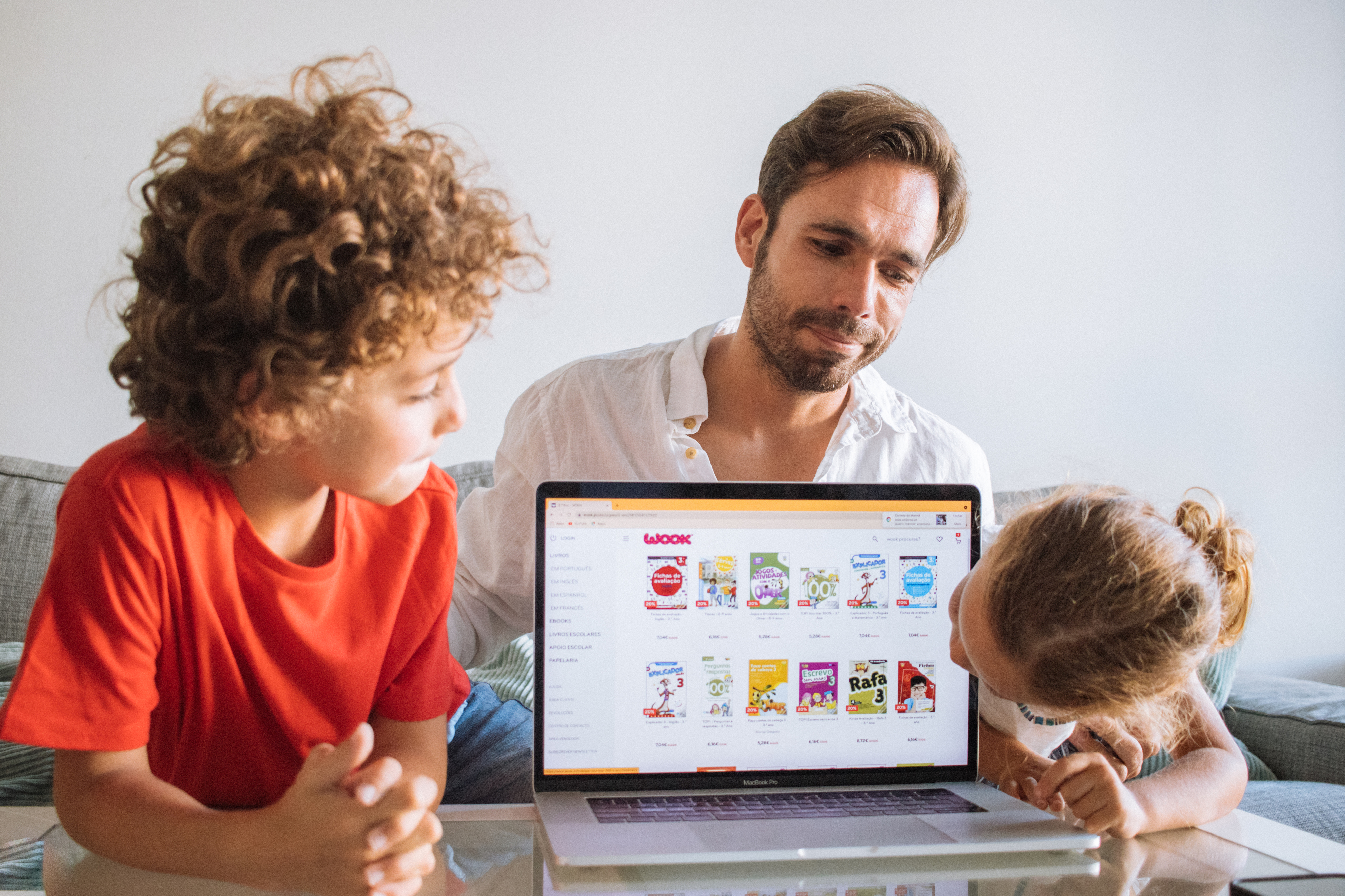 O Arrumadinho conta-nos como escolheu os materiais escolares com os filhos — e com desconto