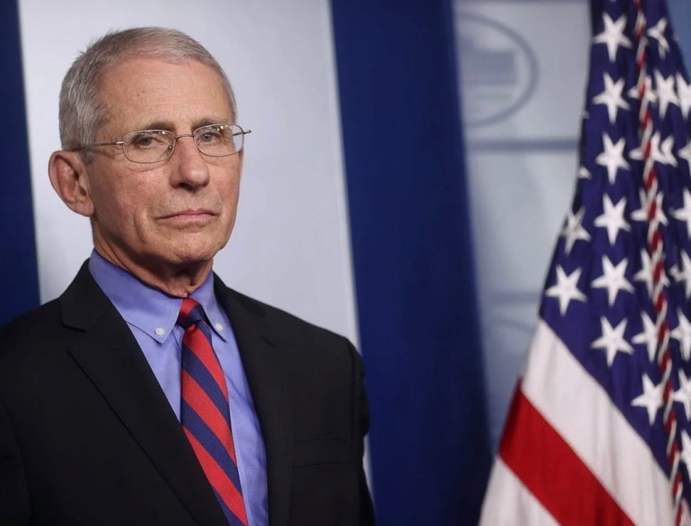 Usar duas máscaras aumenta a proteção, defende famoso infecciologista da Casa Branca