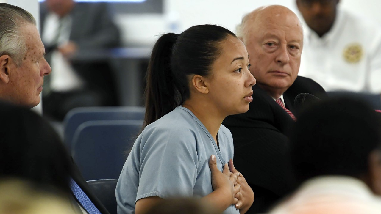 Cyntoia Brown, condenada a prisão perpétua aos 16 anos, foi libertada
