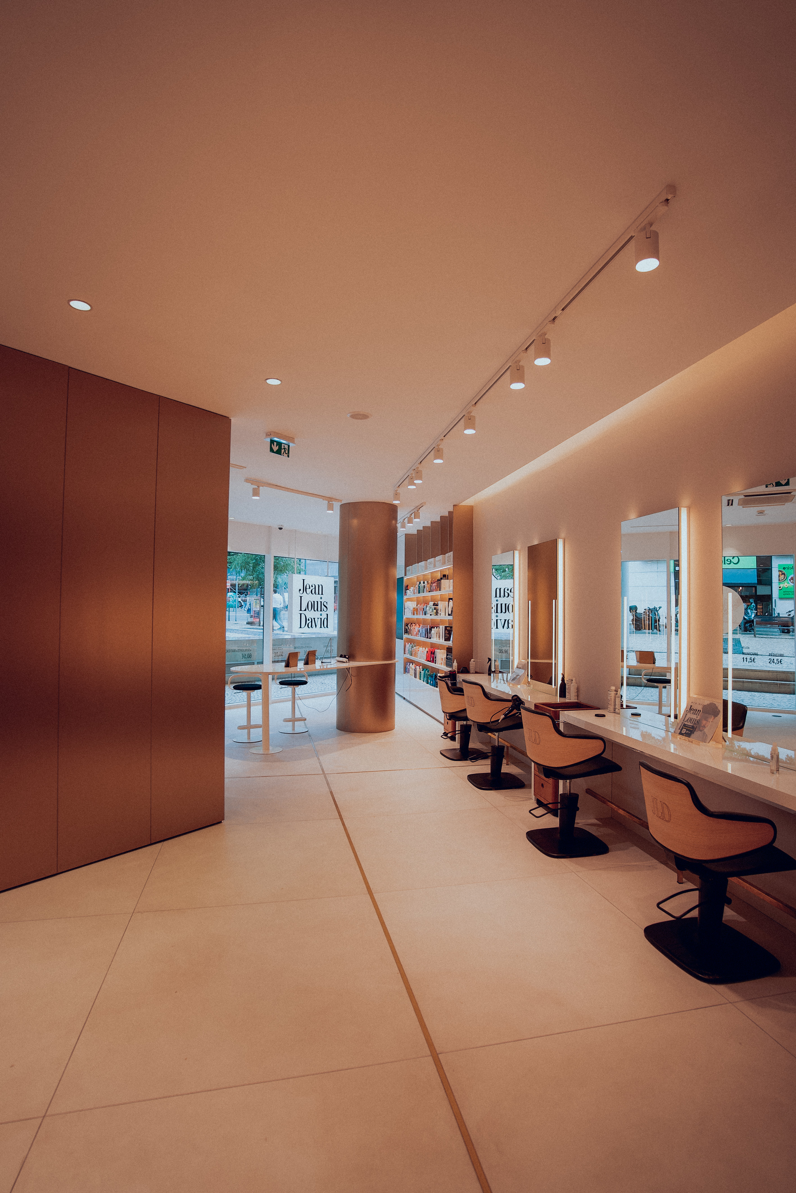 Este icónico salão da Jean Louis David está de cara lavada (e muito mais tecnológico). Saiba onde fica