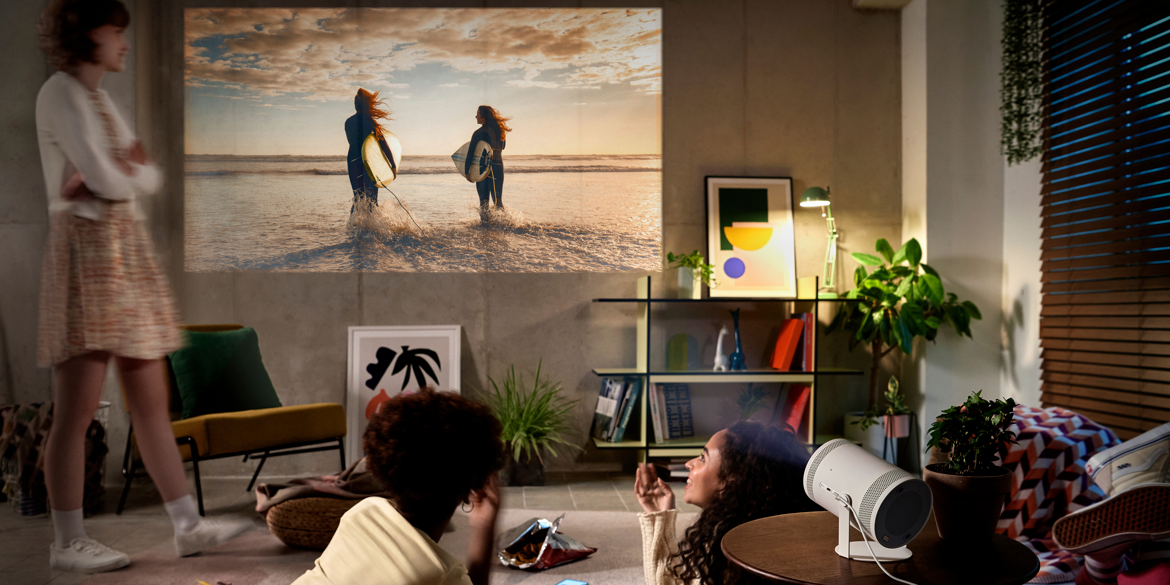 Ecrãs para “millennials”: Projetor portátil Samsung The Freestyle pode ser usado em qualquer lado