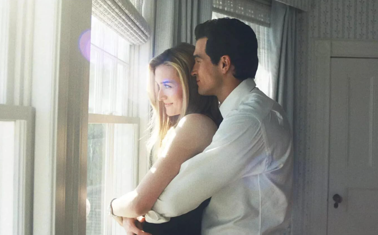 “Love Story”. 4 curiosidades sobre a história de Carolyn Bessette e John F. Kennedy Jr. que não entraram na série