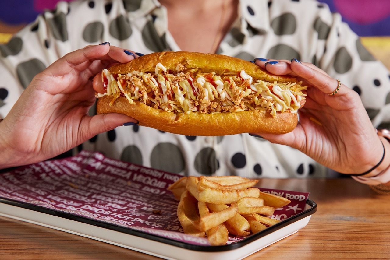 Os hot dogs são os protagonistas deste verão no Popolo — e há um menu por menos de 5€ para os provar