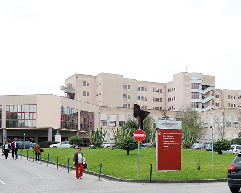 Médica do hospital Amadora-Sintra agredida “com murros e pontapés” por grávida