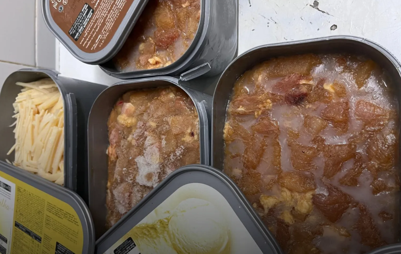 Restaurante buffet no Cacém guardava comida no chão. Funcionários viviam em condições desumanas