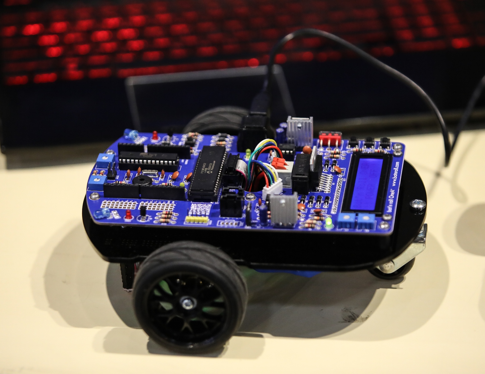 Robots incríveis e desafios eletrizantes em mais uma RoboParty de sucesso