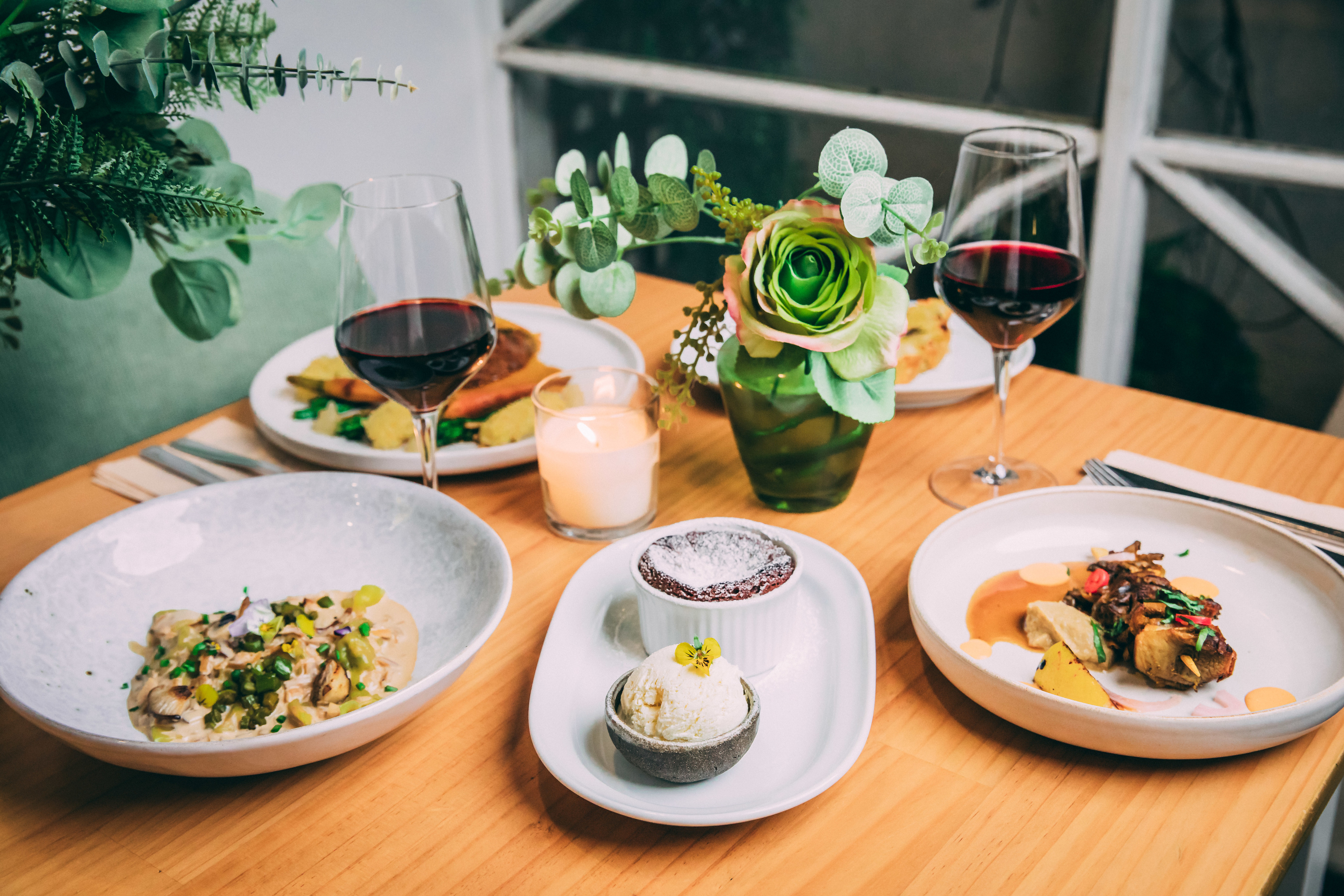 Experimentámos um jantar vegan de Dia dos Namorados. Será que sentimos falta de carne?