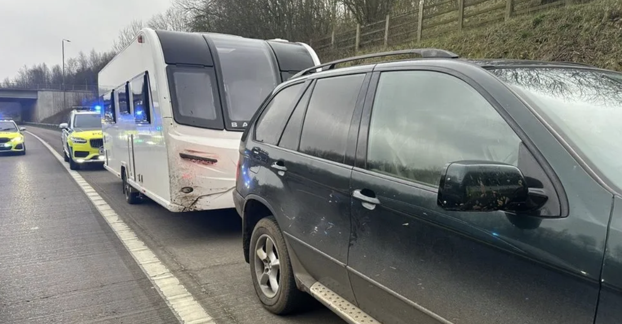 Miúdo de 11 anos apanhado pela polícia ao volante de um BMW X5. Tinha roubado uma caravana