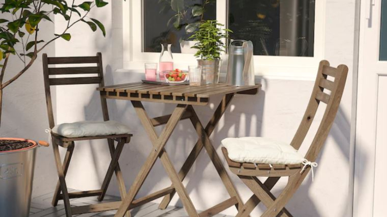 17 artigos que pode comprar online e que transformam a sua varanda numa divisão cool onde vai querer estar