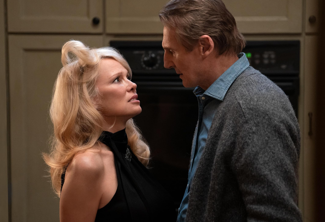 Liam Neeson e Pamela Anderson estão de regresso ao cinema. Espreite as estreias desta quinta-feira