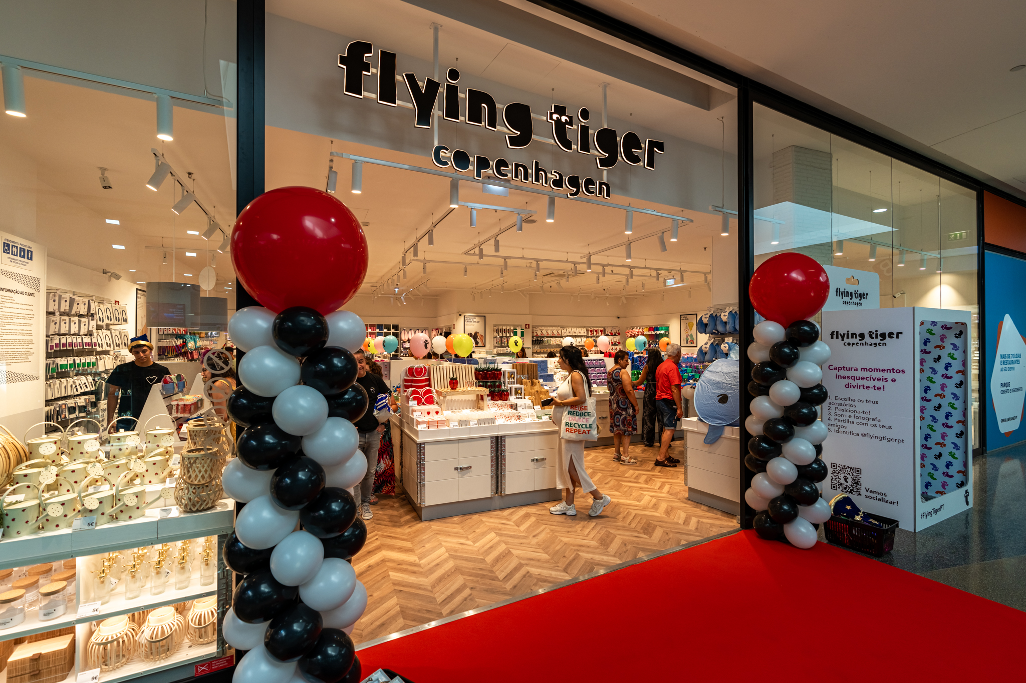 Atenção, fãs de pechinchas. Vai abrir mais uma Flying Tiger em Portugal (e traz surpresas e promoções)