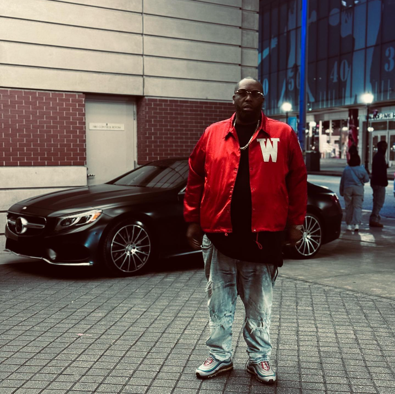 Rapper algemado nos bastidores dos Grammys (depois de vencer três prémios). Veja o que se passou