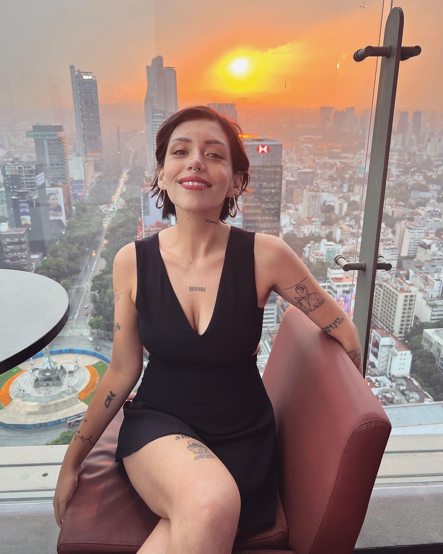 Tiktoker diz que “jamais sairia com um homem que não tem dinheiro”. E foi arrasada