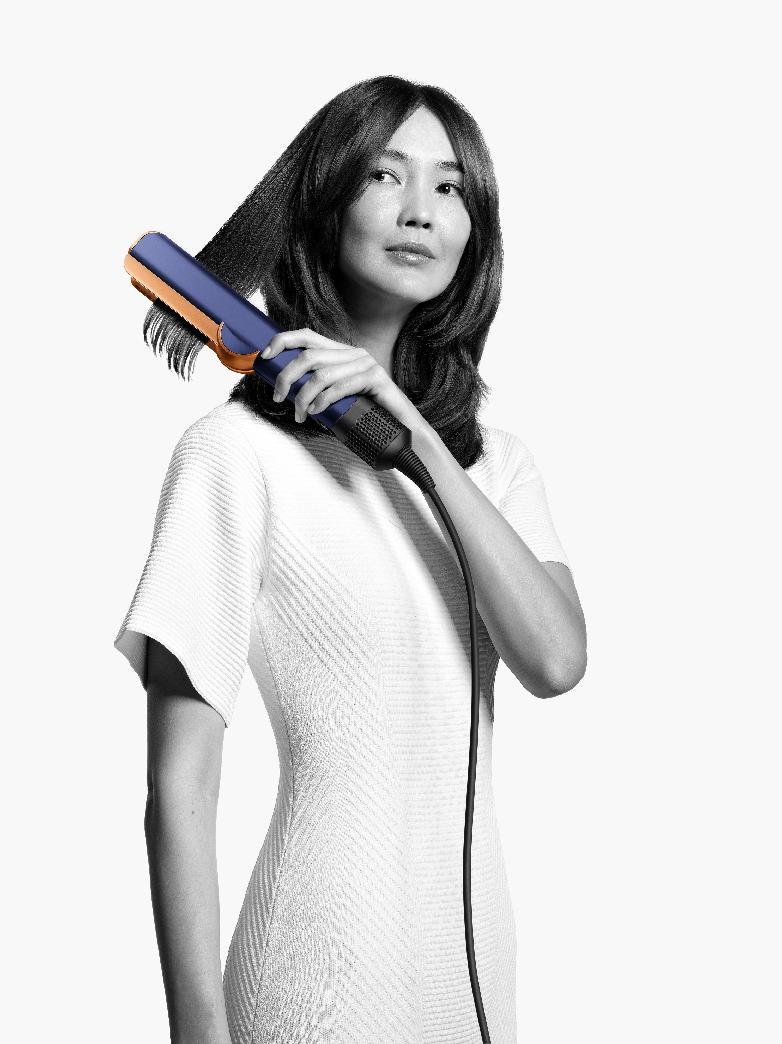 Menos tempo e sem pré-secagem. O novo produto da Dyson alisa o cabelo apenas com ar