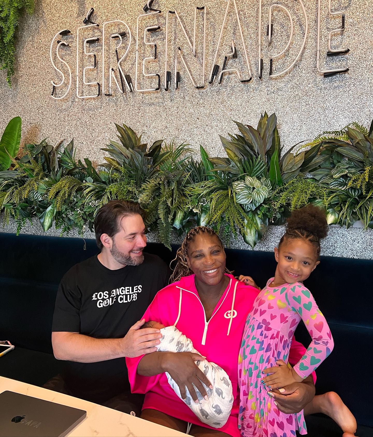 Serena Williams deu as boas-vindas à segunda filha. Veja o vídeo amoroso da família da ex-tenista