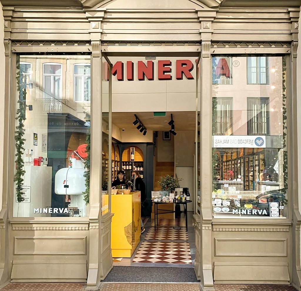 A loja das conservas Minerva, no Bolhão, vai ter happy hour com vinho a acompanhar. Saiba quando