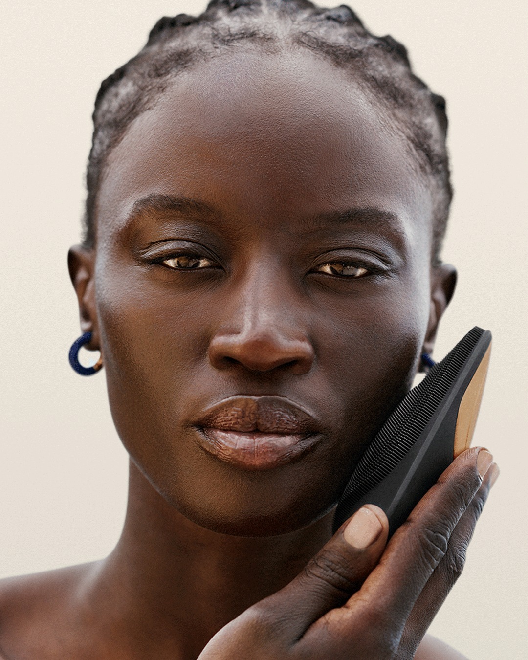 Experimentámos um dispositivo de limpeza semelhante à Foreo (mas centenas de euros mais barato). Passou no teste?