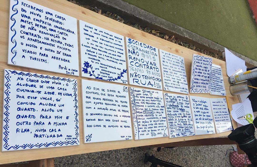 Lisboa está a encher-se de azulejos que contam histórias de moradores despejados das casas