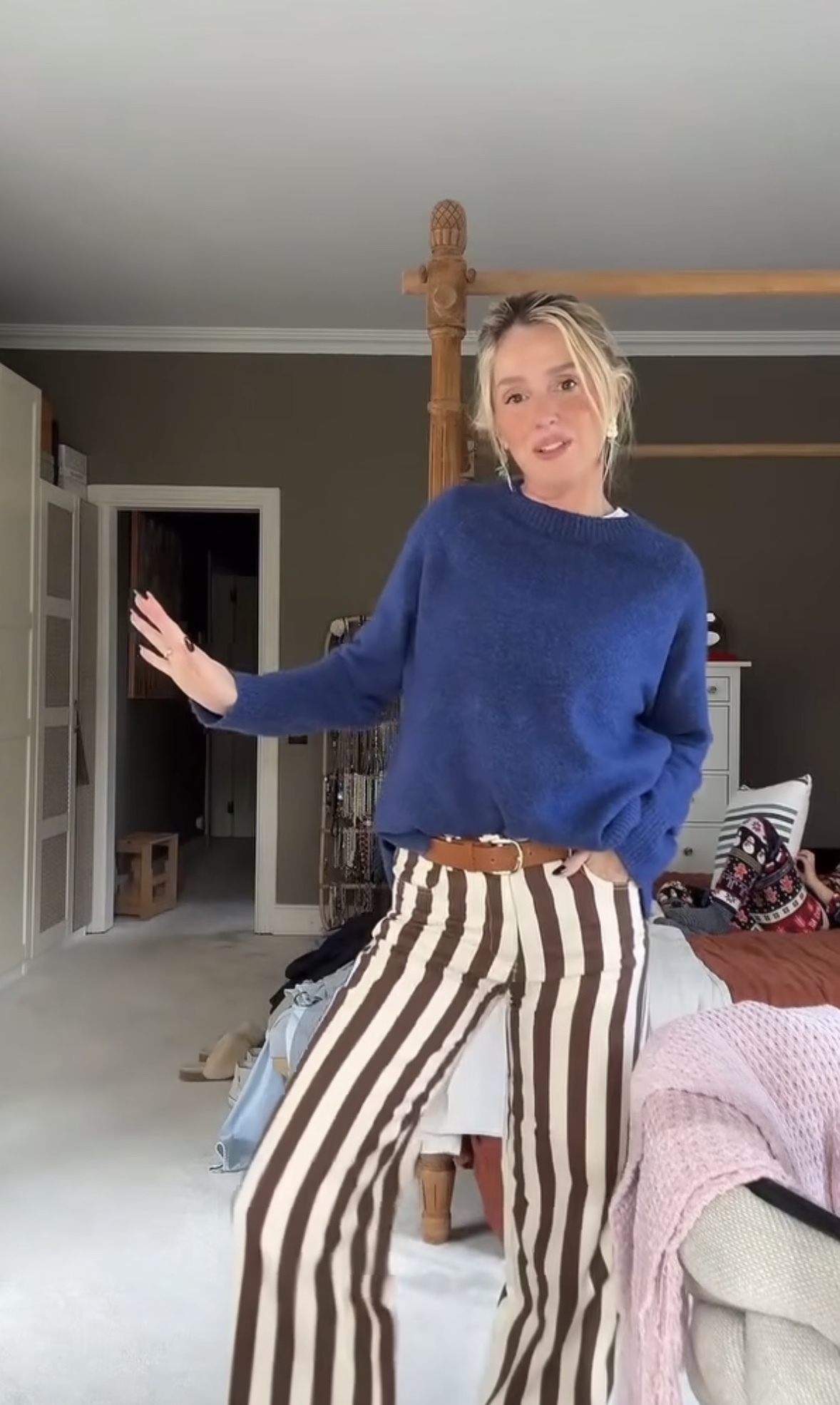 Madalena Abecasis rendeu-se às calças com riscas. Espreite 10 sugestões semelhantes (desde 15,99€)