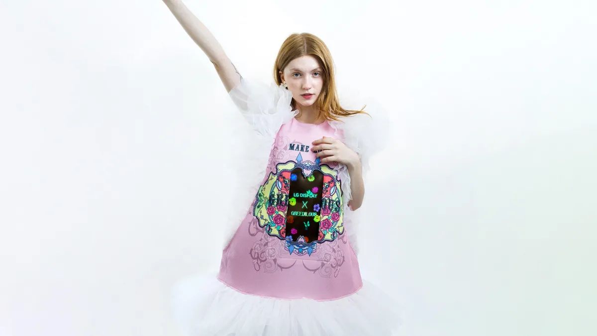 LG põe ecrãs extensíveis “na moda” com a promessa de inovar roupa e acessórios