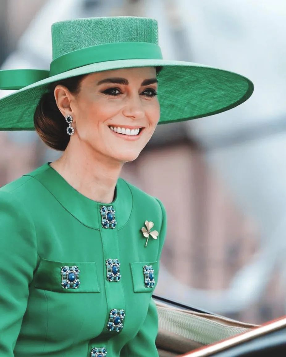 Kate Middleton é criticada em novo livro. “Aterrorizada por fazer algo que não seja sorrir para fotografias”