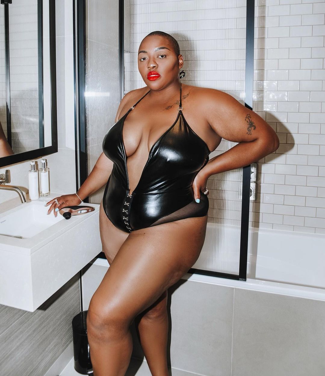 Instagram vai rever políticas sobre nudez, depois de polémica sobre discriminação de modelo negra plus-size