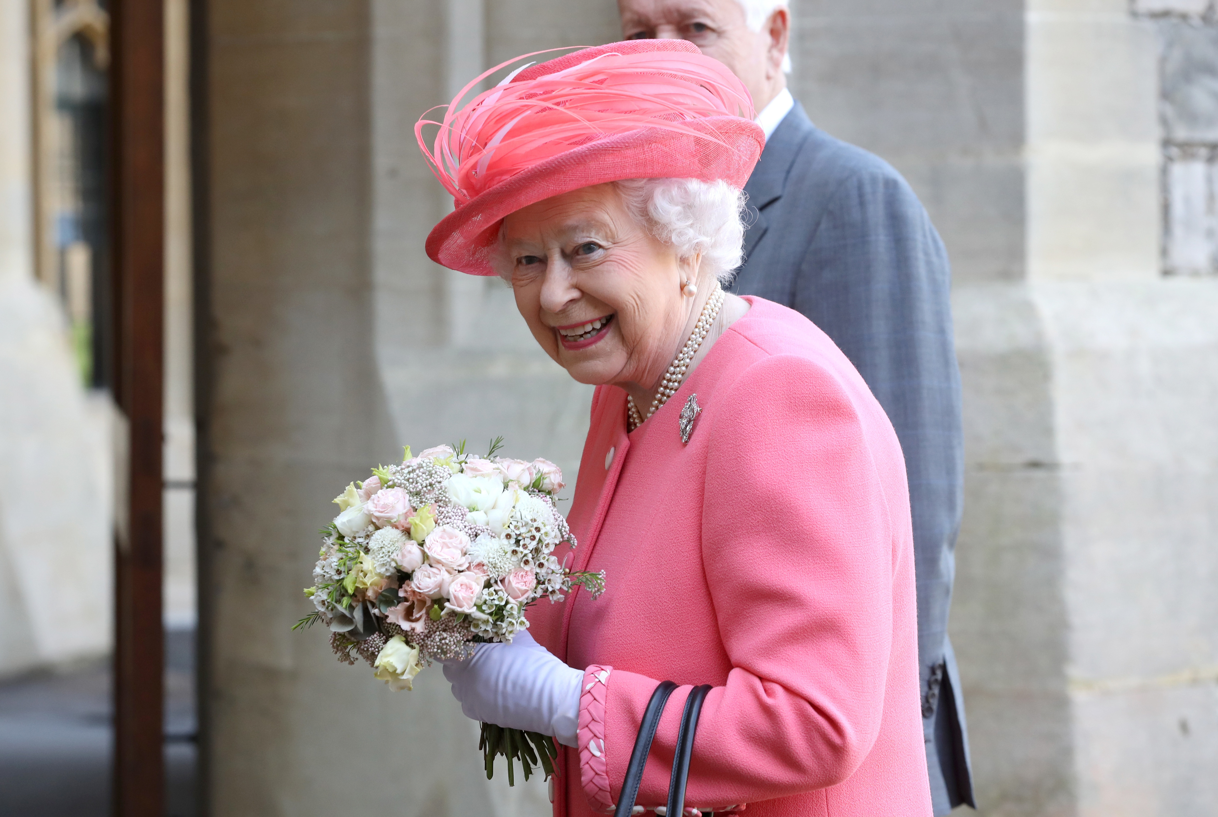 A rainha de Inglaterra está a contratar um novo diretor de viagens – e o lugar pode ser seu