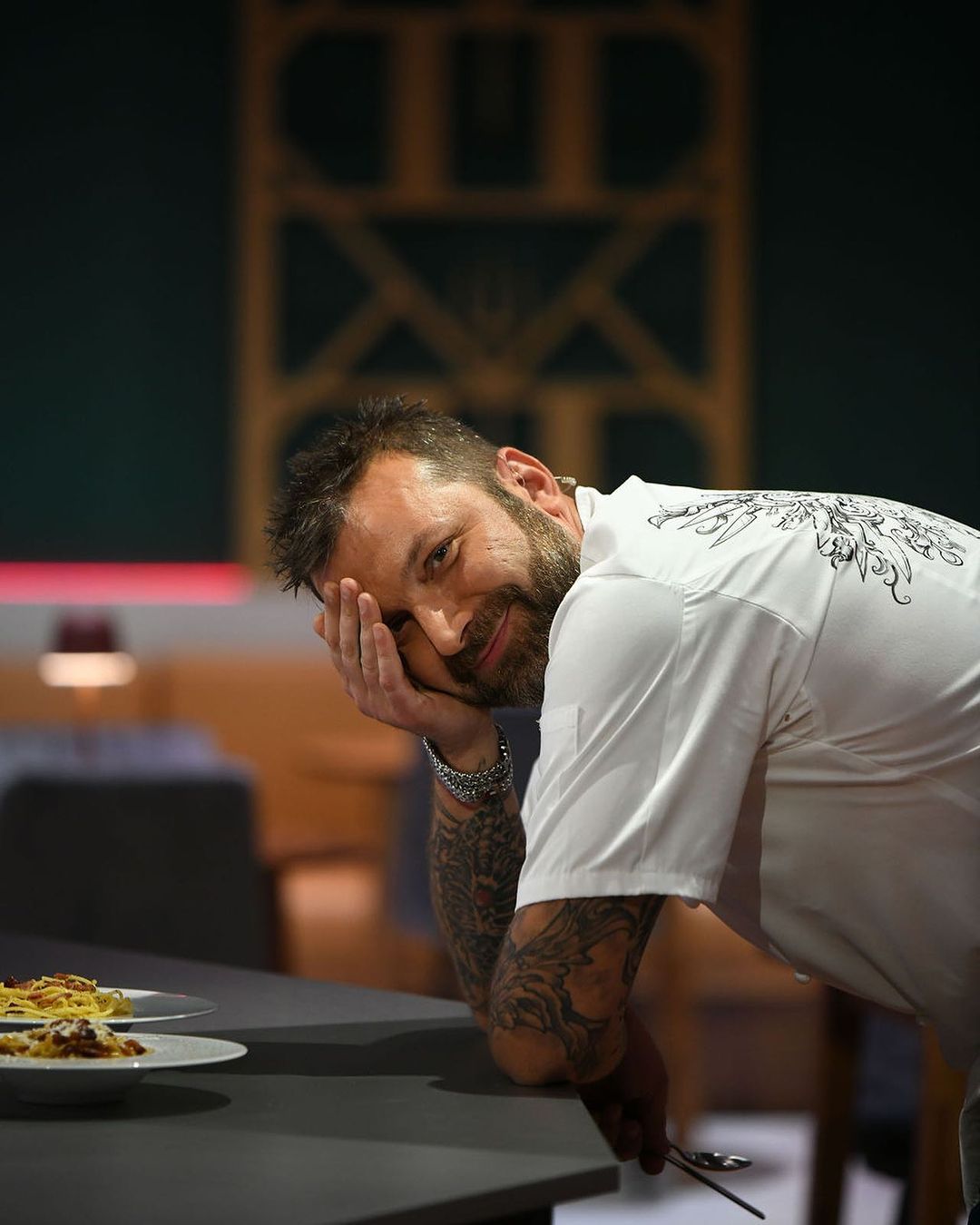 No restaurante de Ljubomir, vai poder comer rissóis de 100 Maneiras. Saiba quando