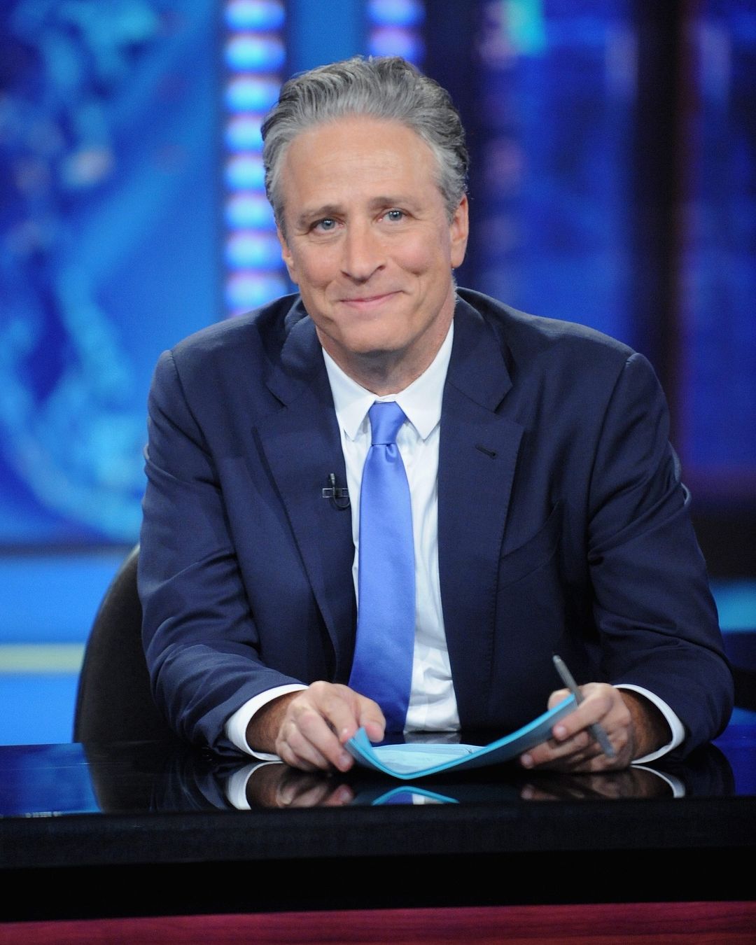 Afinal, 2024 não vai ser assim tão mau. Jon Stewart está de volta ao “The Daily Show”