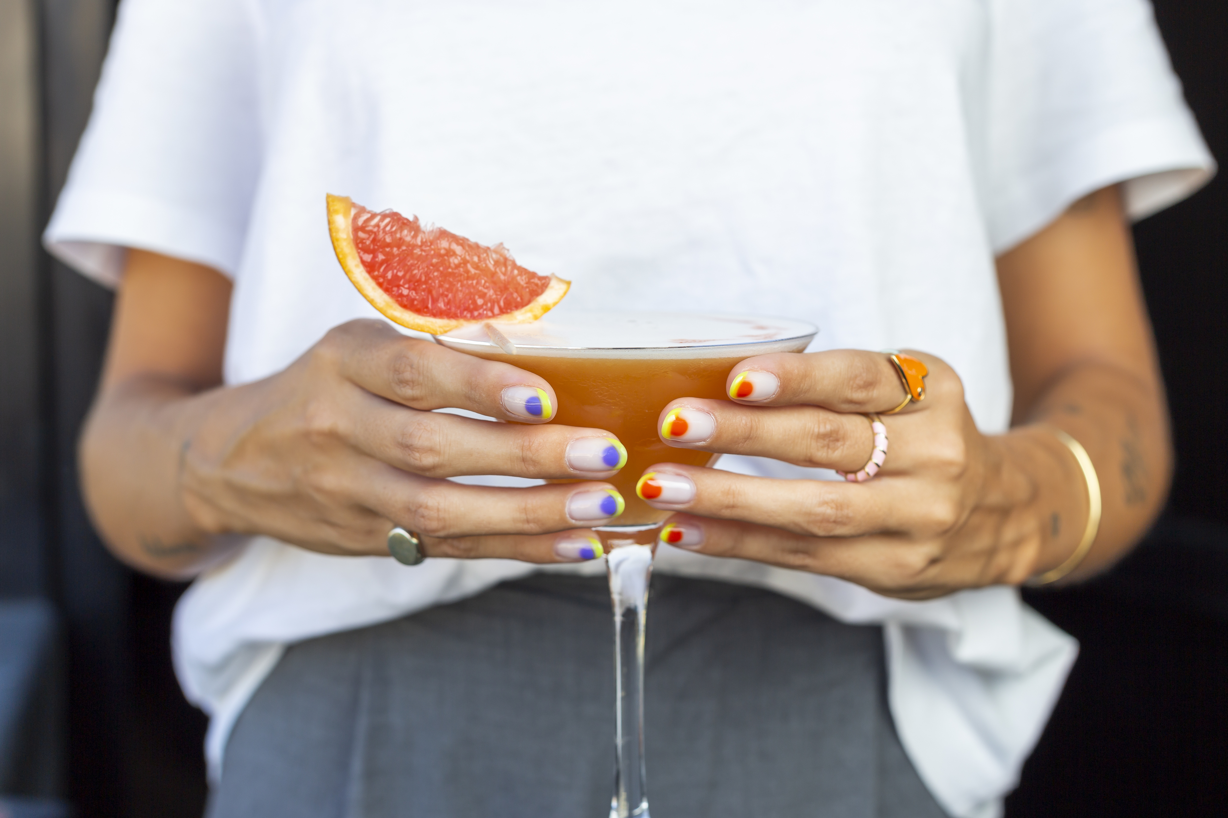 Topo. Tem de ir conhecer os novos cocktails de fim de verão no rooftop que tem uma vista mágica para Lisboa antiga