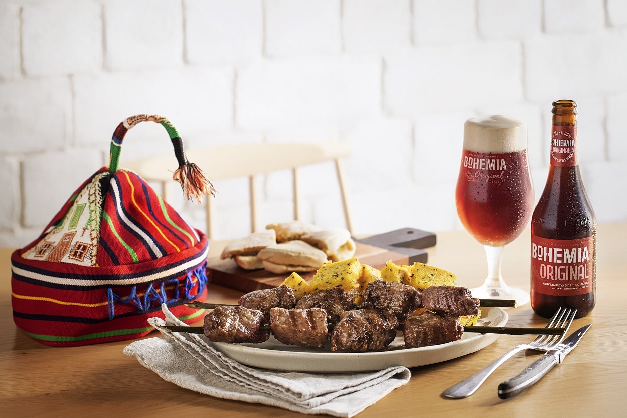 Prove a verdadeira espetada madeirense sem apanhar um avião