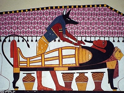 Tendência. Como criar um mix perfeito de jóias douradas e prateadas