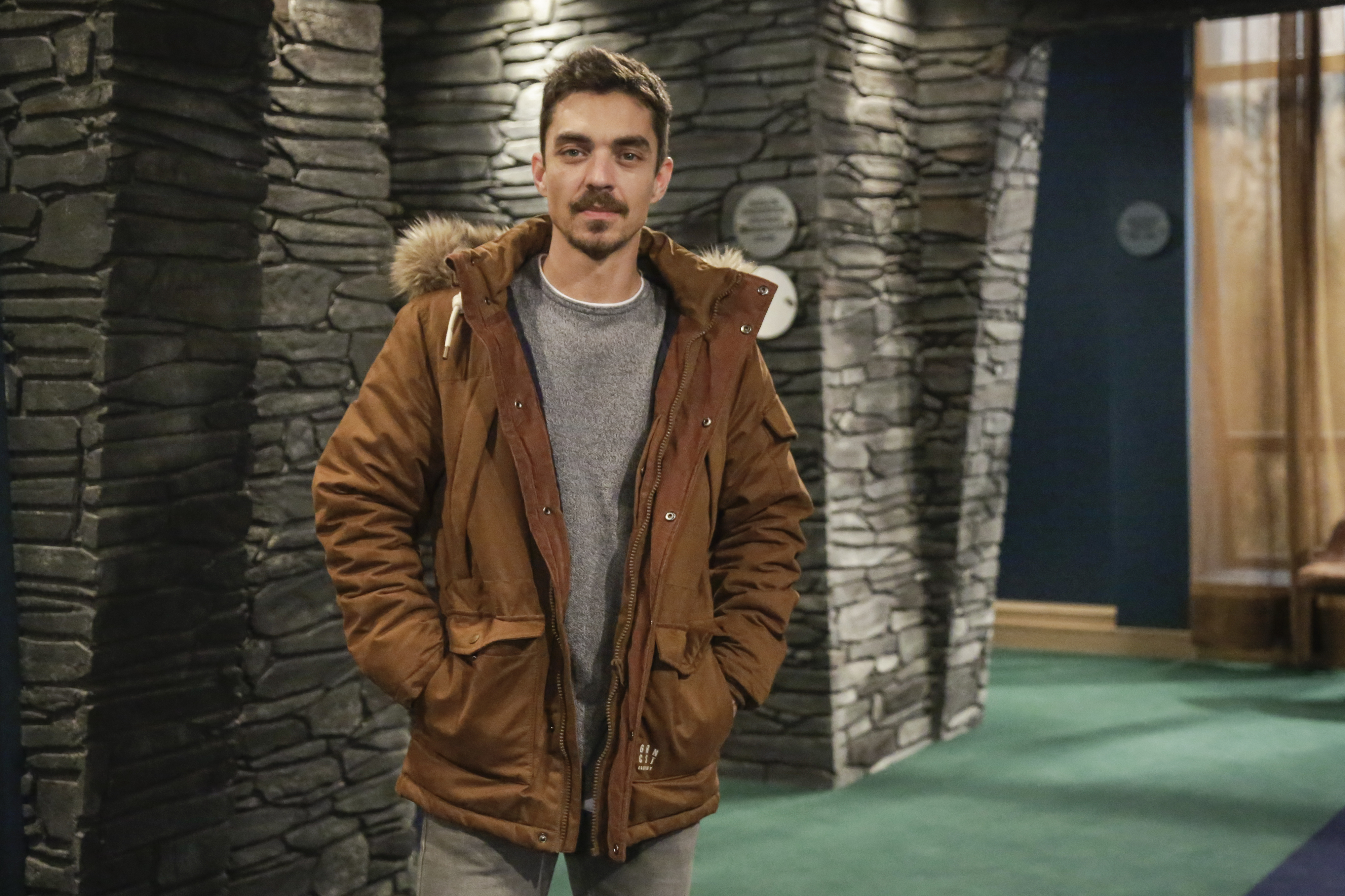 José Mata fala sobre novela “A Serra” e revela próximo passo na relação com Isabela Valadeiro