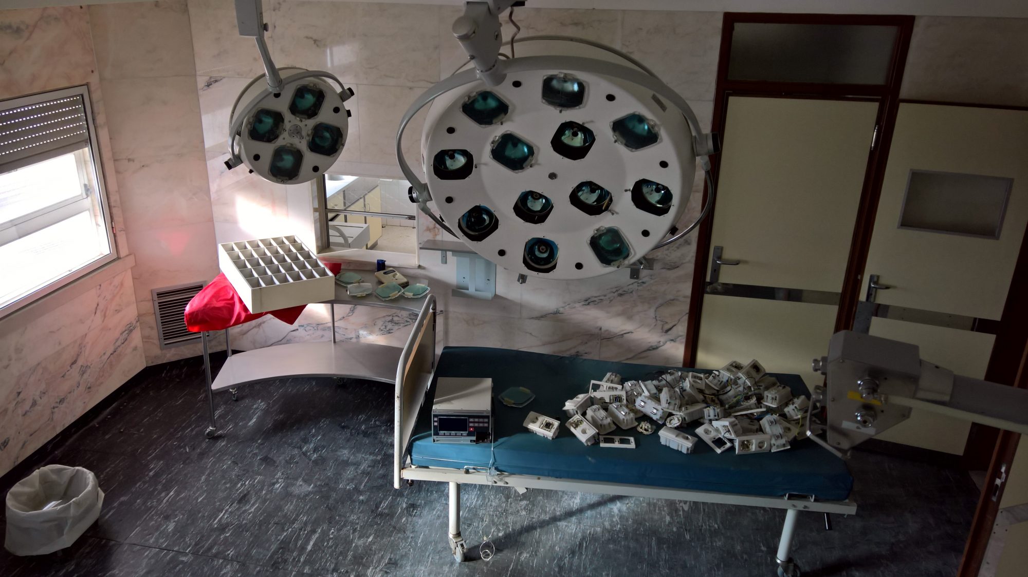 Vila Franca de Xira. Antigo hospital foi abandonado com quase tudo lá dentro