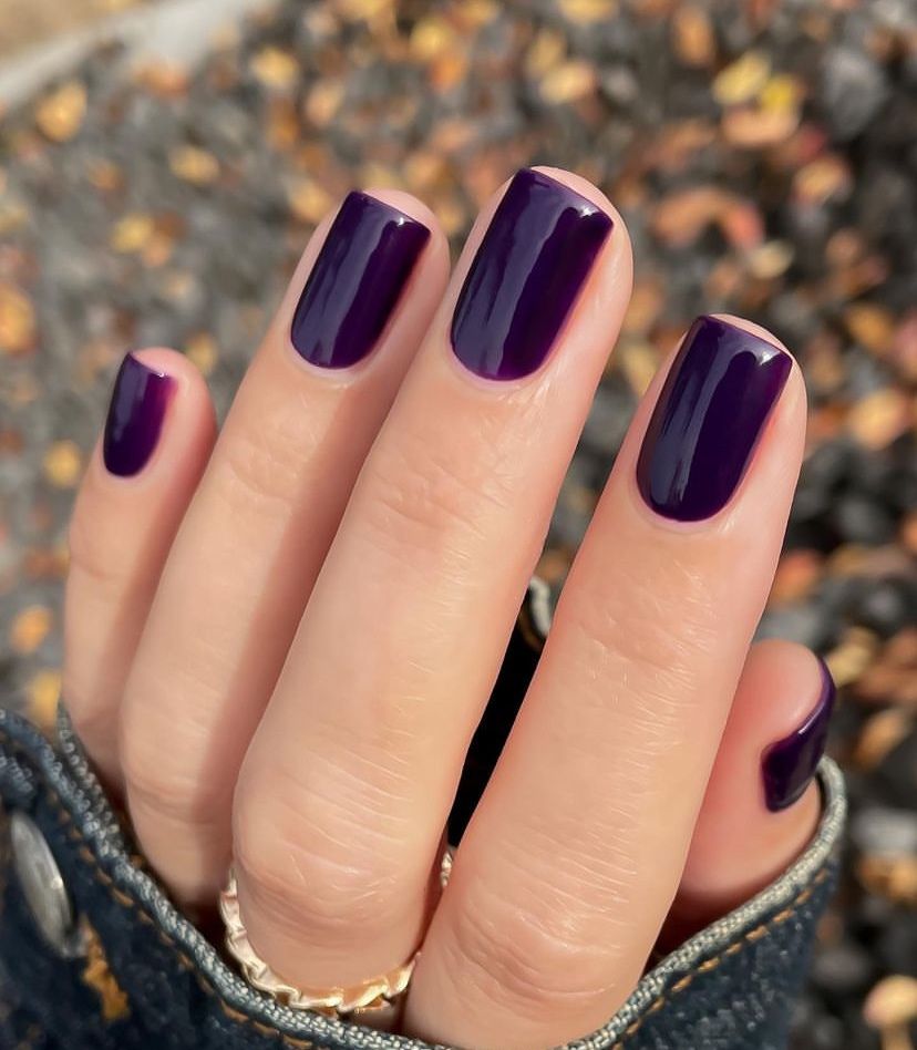 Espreite as cores que vão bombar nas manicures de outono. Inspire-se com estas 26 fotos