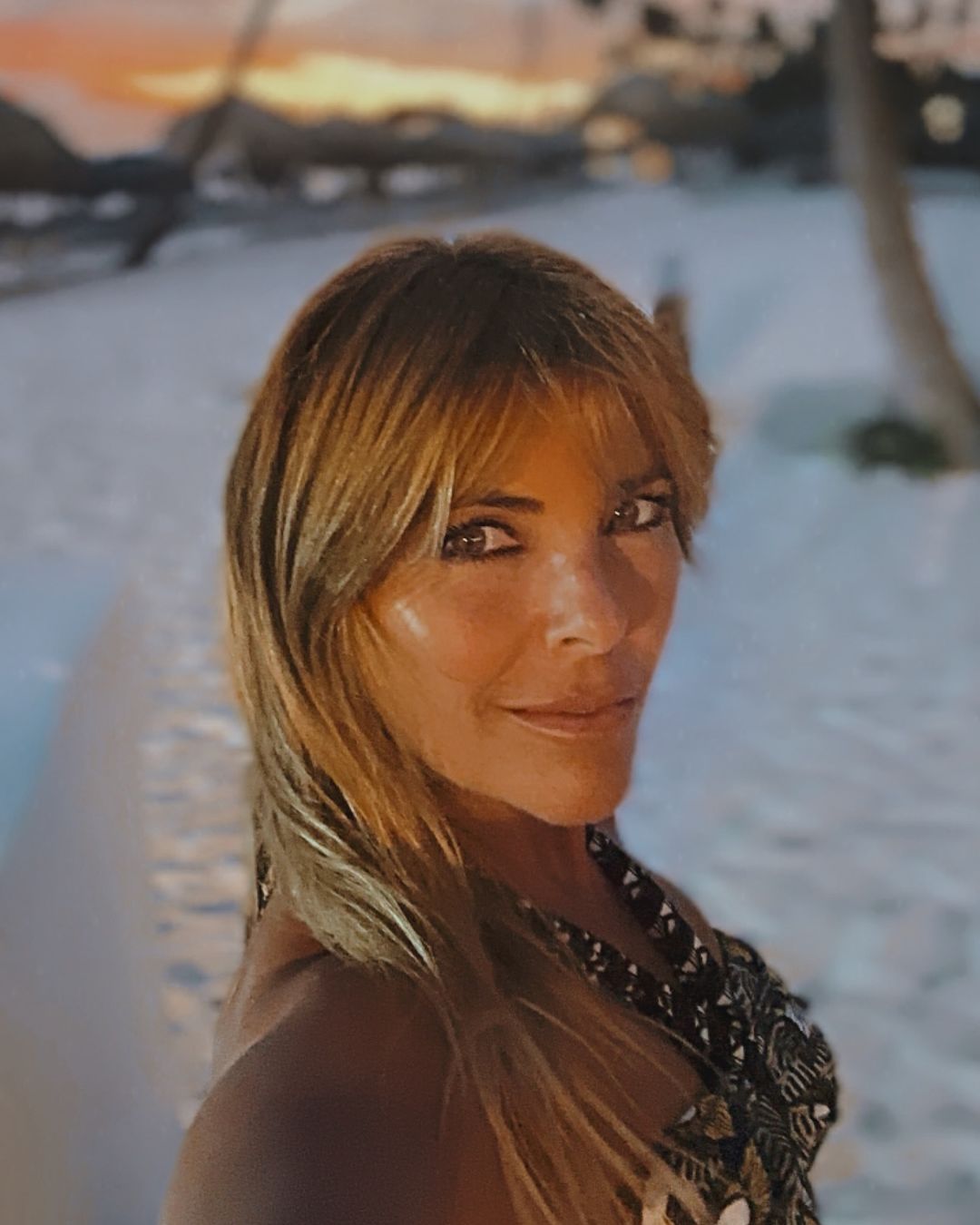 Aos 53 anos, Sónia Araújo exibe forma física incrível de férias em destino paradisíaco. Veja as fotos