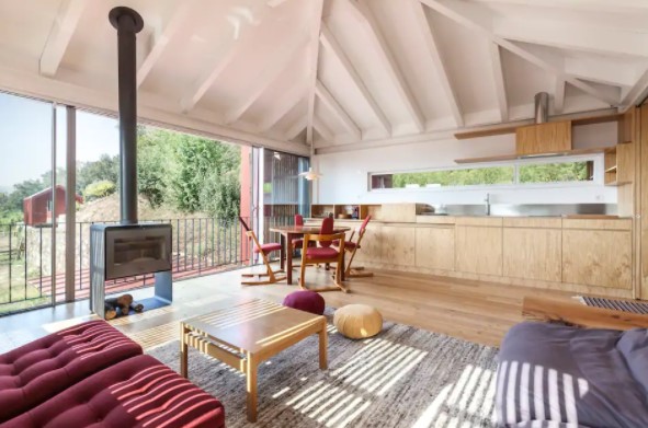 Quatro casas isoladas de tudo (e com lareira!) para passar o Natal