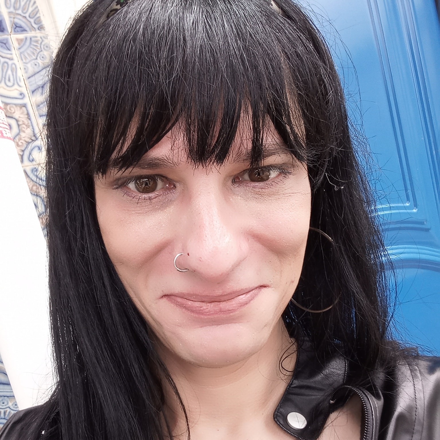 Mulher transgénero que matou os pais à facada condenada a 25 anos de prisão