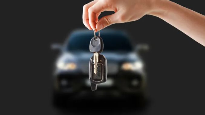 Falta de chips obriga Toyota a voltar às chaves físicas