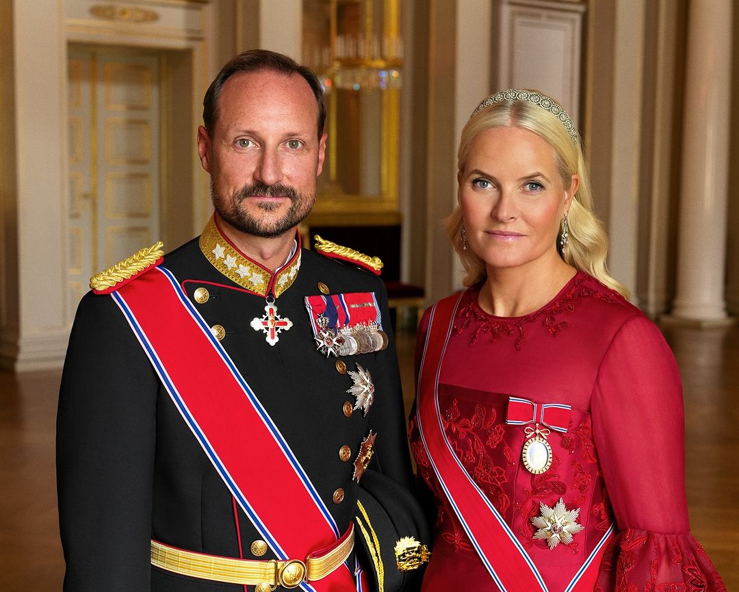 Filho da princesa Mette-Marit da Noruega é detido novamente depois de ser acusado de violação sexual