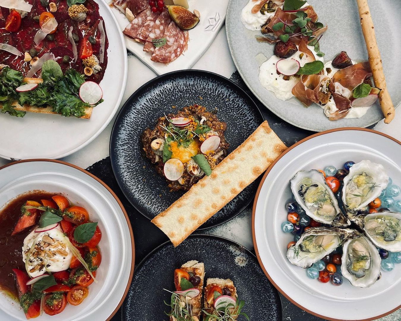 Na nova cantina italiana do Algarve, é possível que um macaco ataque a sua massa. Descubra o Zebra