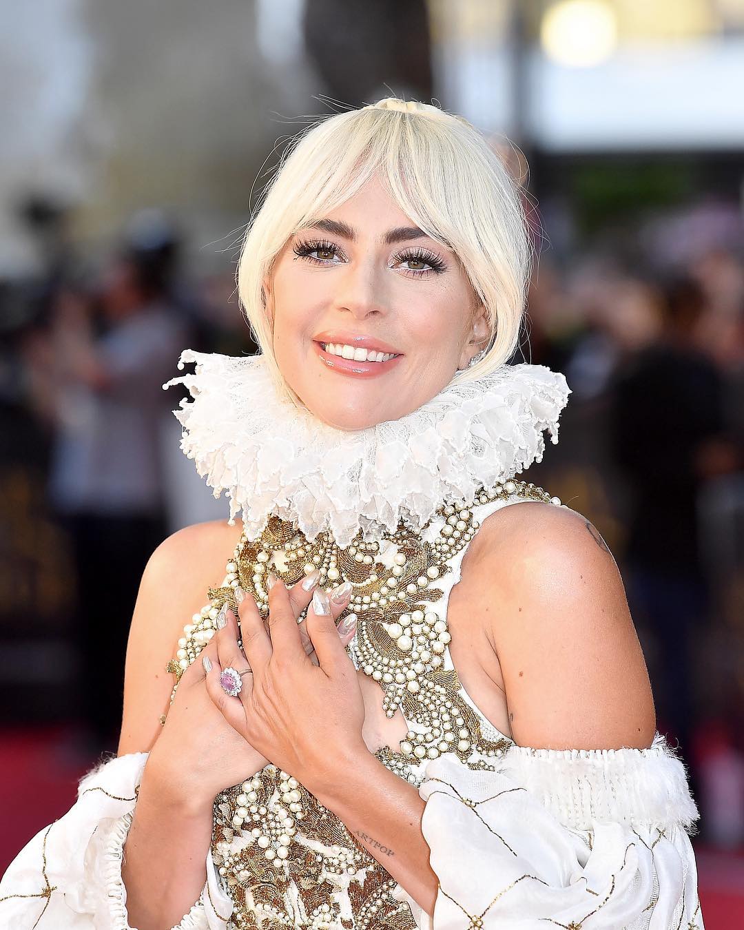 Lady Gaga revela que sofreu “surto psicótico total” após violação que a deixou grávida